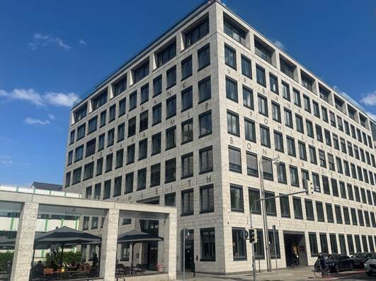 Au&szlig;enansicht des Geb&auml;udes in der Augusta-Anlage 59 mit der ZSH-Gesch&auml;ftsstelle Mannheim.